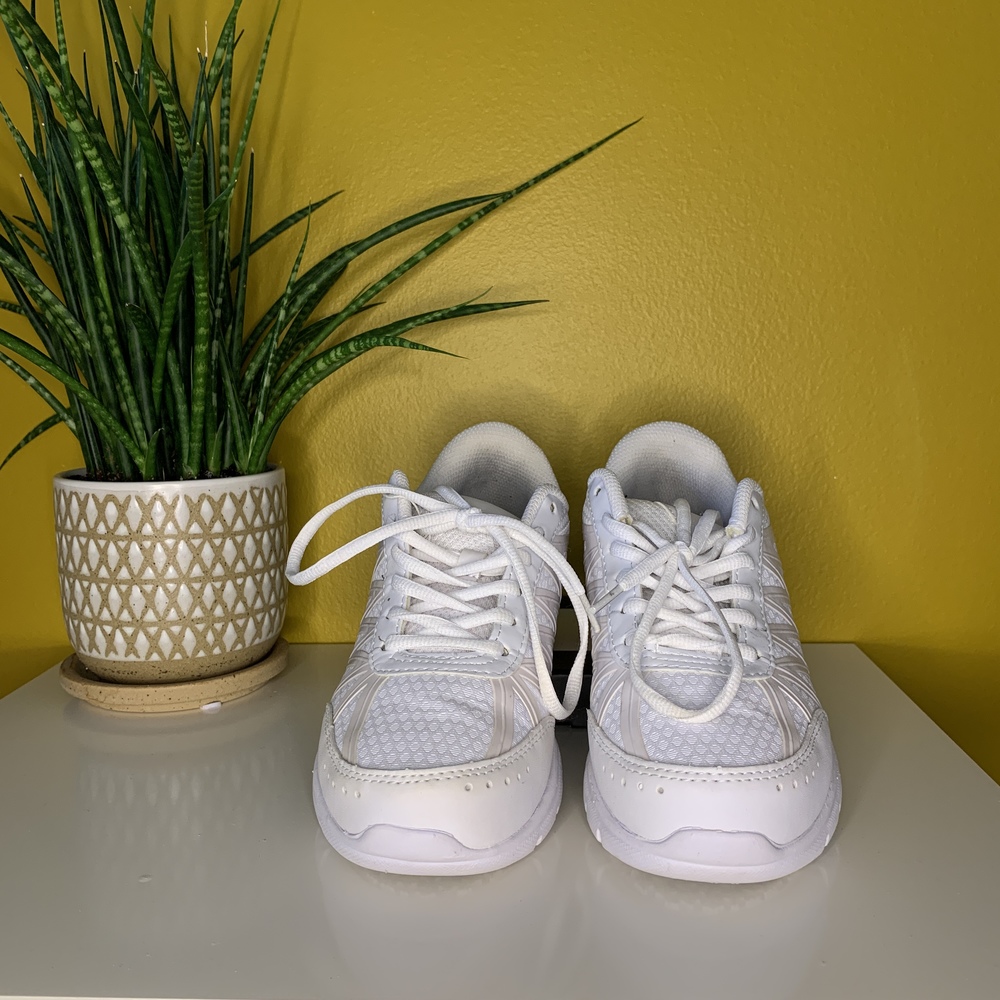 WHITE RUNNING SHOES - Picture 6 of 7